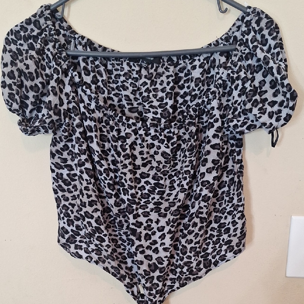 Ambiance Leopard Print Puff Sleeve Bodysuit